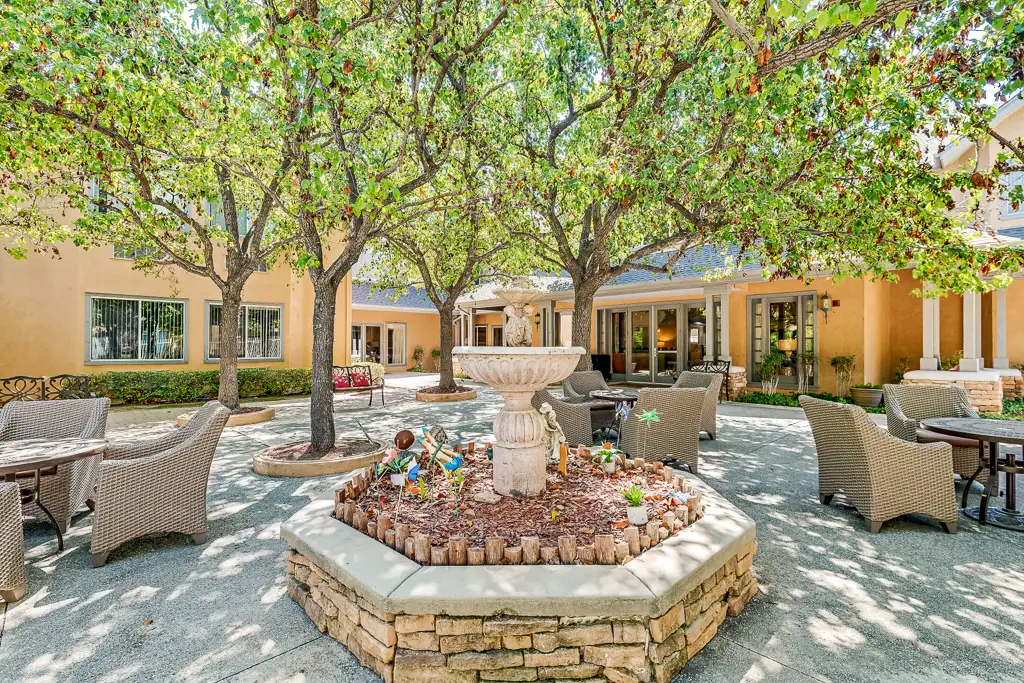 PSLChino Hills-HOME-Discover-Community Dining area of an apartment at Healdsburg